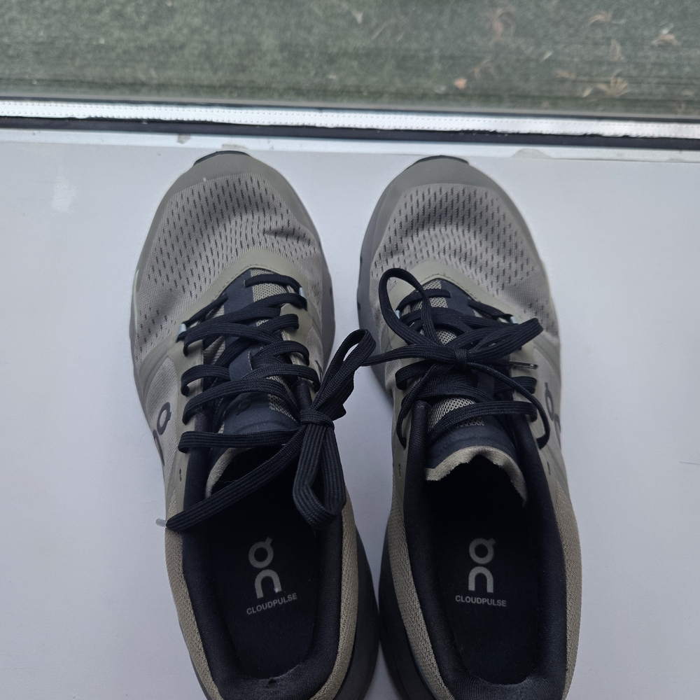 On Running Cloud Men's Gray Running Shoes